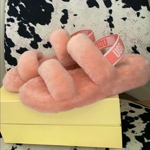 ultra trendy OH YEAH UGG slippers!